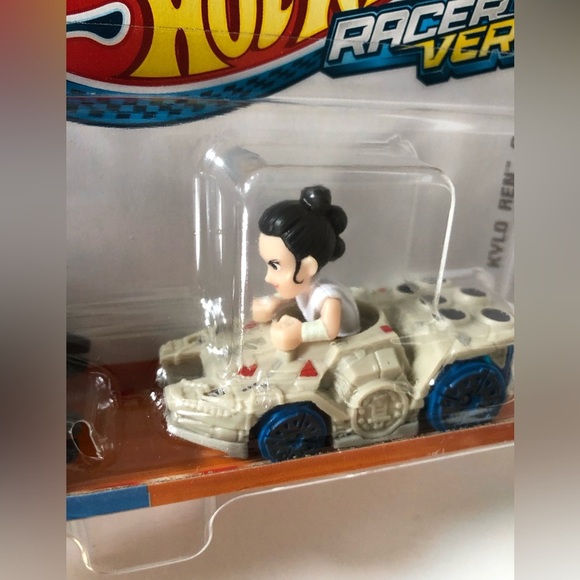Hot Wheels Racer Verse x Star Wars 2-Pack: Kylo Ren and Rey - BRAND NEW!! - Picture 4 of 5